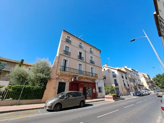 Disponible à la vente Bel Appartement T4 de 105 m² avec balcon - Béziers — EN L'ÉTAT – Beziers