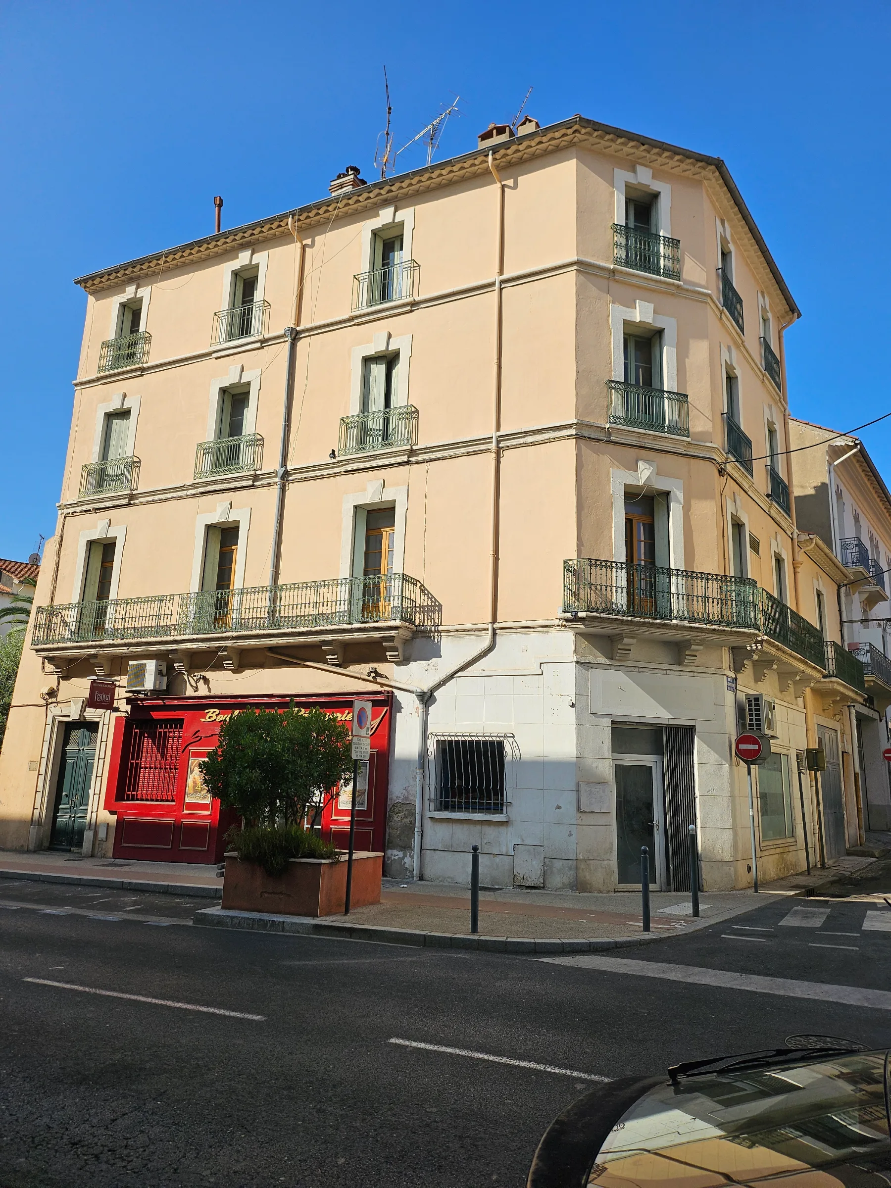 Disponible à la vente Bel Appartement T4 lumineux de 95 m² avec balcon - Béziers - Hyper Centre – Beziers